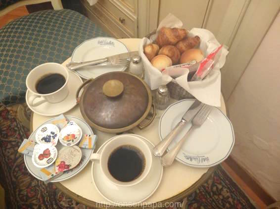 イタリア 新婚旅行 朝食 00340