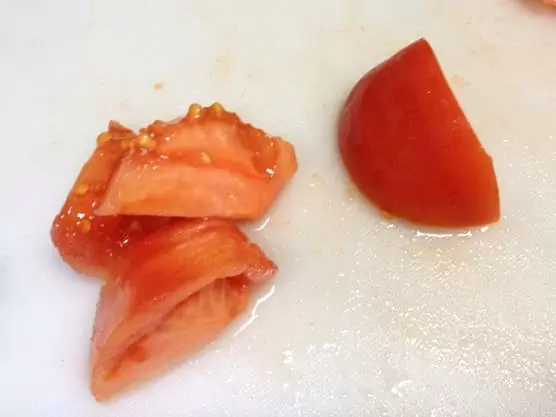 赤ちゃんの離乳食 生のトマトはいつから大丈夫