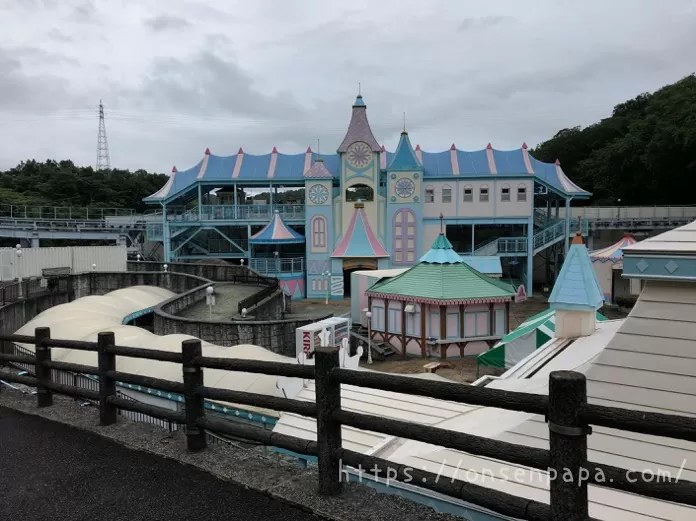 ハーモニーランド　雨の日 パレードパラレル IMG 6882