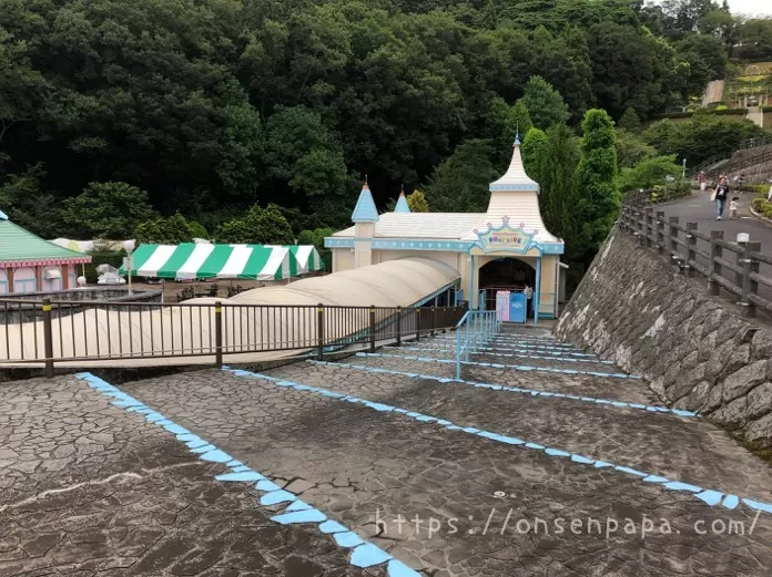 ハーモニーランド　雨の日 パレードパラレル IMG 6891