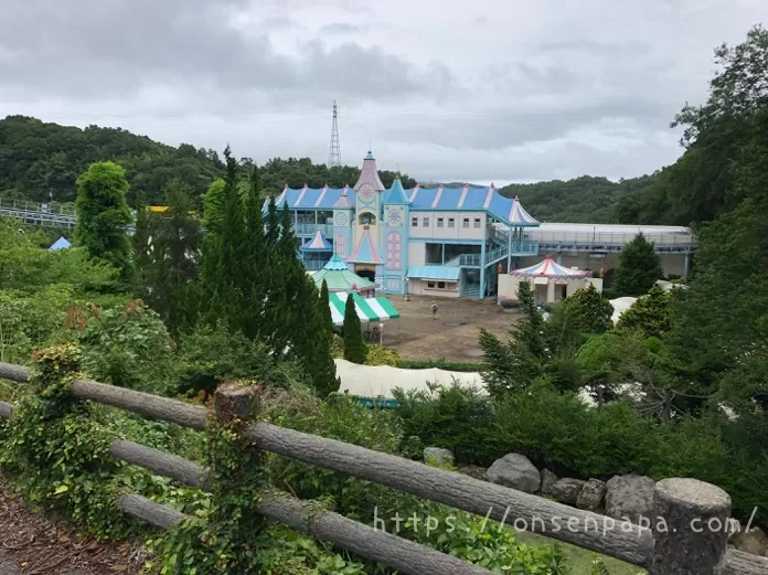 ハーモニーランド　雨の日 パレードパラレル IMG 6876